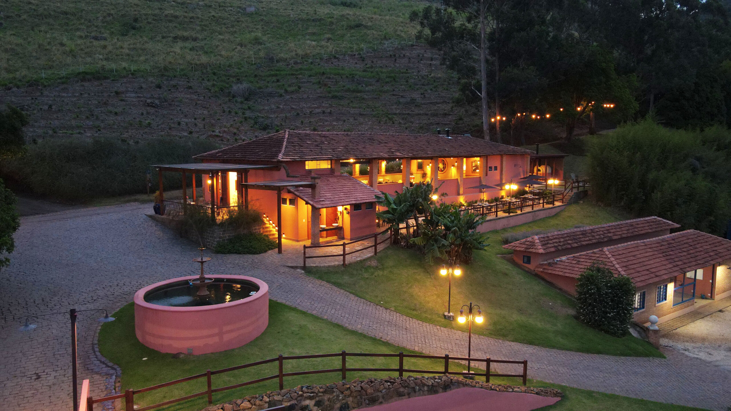 cafe_fazenda_vista_aerea_entardecer_01-1-scaled-1.jpg